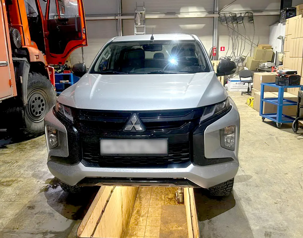 Митсубиси L200